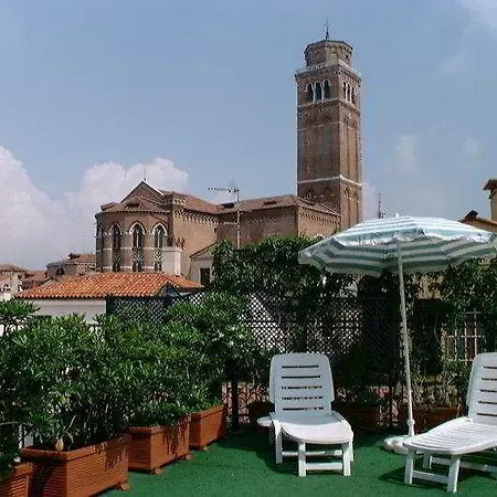 Hotel Pantalon 3*