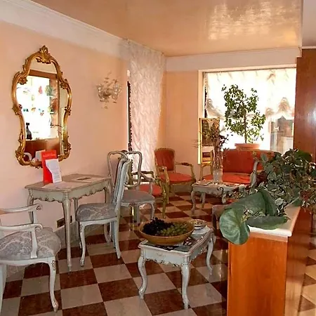 Hotel Pantalon